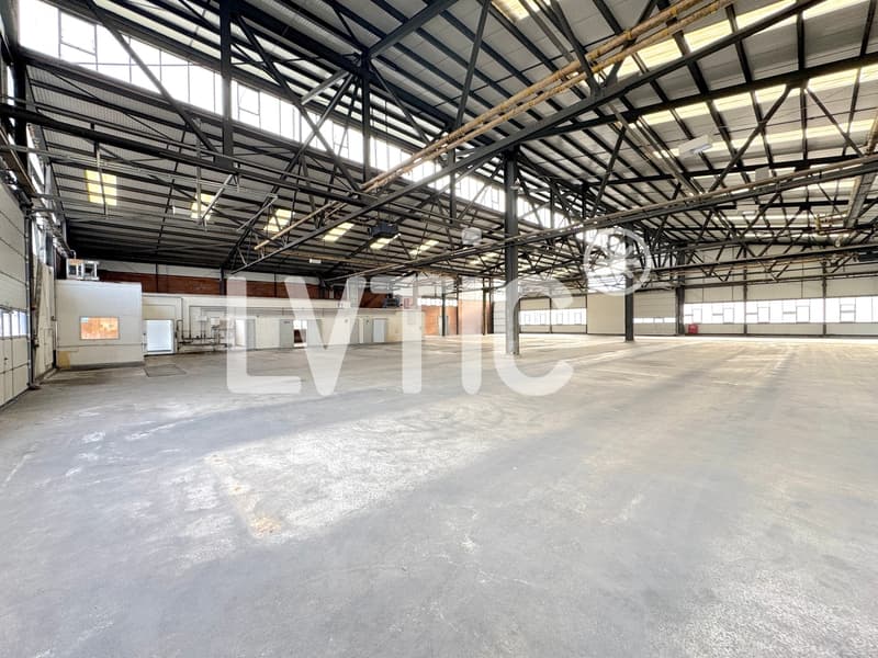 Halle industrielle, dépôt de 2200 m2 à louer à Aigle (4)