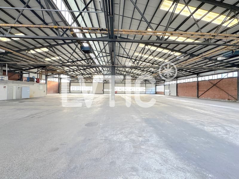 Halle industrielle, dépôt de 2200 m2 à louer à Aigle (2)