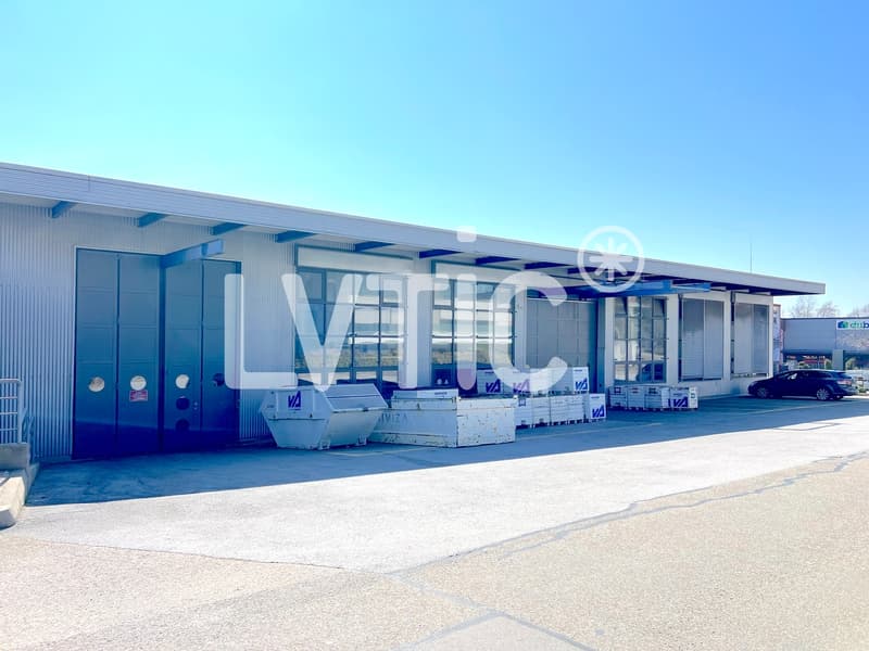 Halle industrielle, bureaux de 3600 m2 à louer proche Cortaillod (9)