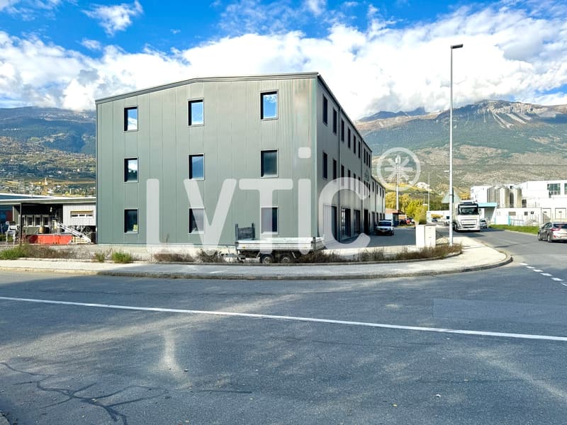 Bâtiment industriel de 1800 m2 sur parcelle de 1680 m2 à vendre Sierre (3)