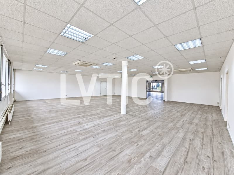 EXCLUSIVITÉ - Locaux de 640 m2 divisibles à louer à Crissier (12)