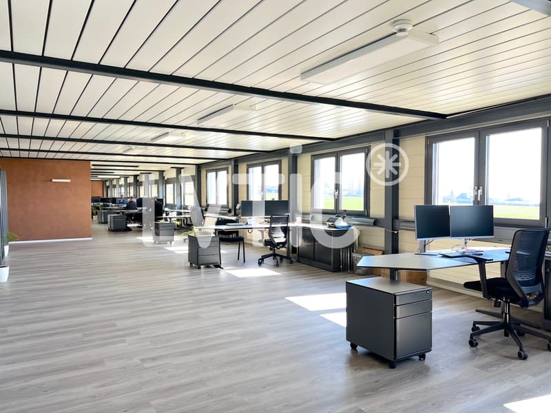Halle, bureaux de 3600 m2 sur parcelle de 5000 m2 à vendre à Bevaix (8)