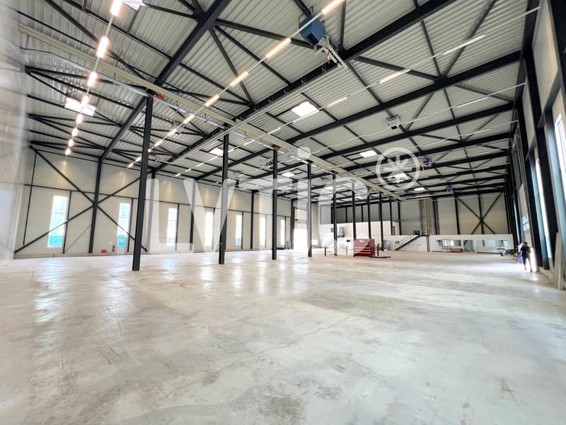 Halle industrielle, bureaux de 2030 m2 à louer proche Sion - Vétroz (4)
