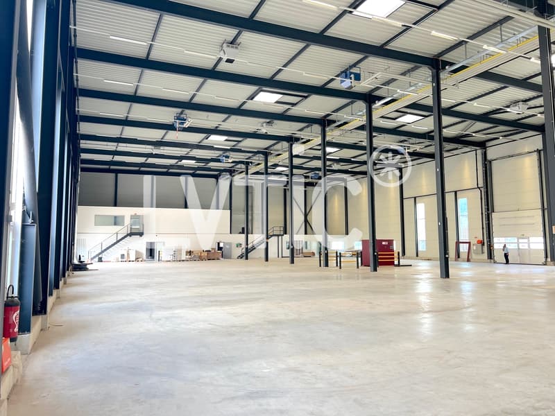 Halle industrielle, bureaux de 2030 m2 à louer proche Sion - Vétroz (9)
