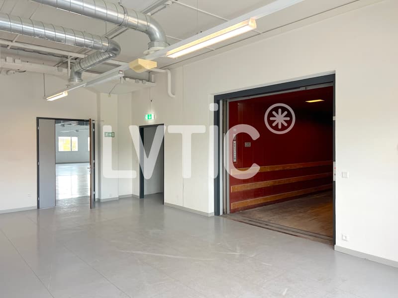 Locaux, showroom, bureaux de 325 m2 à louer à Etoy (3)