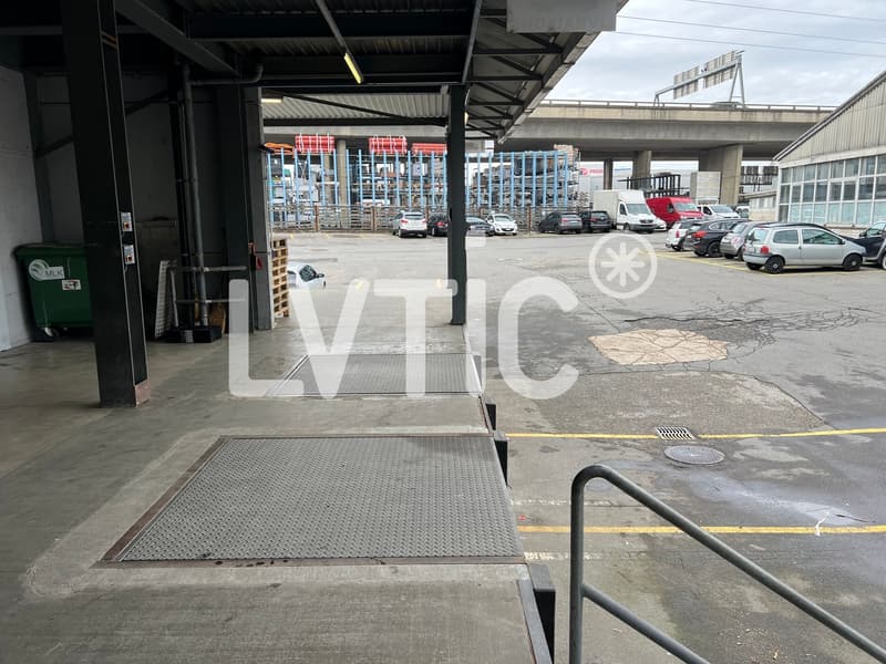 Dépôt de 700 m2 à louer à Crissier (3)