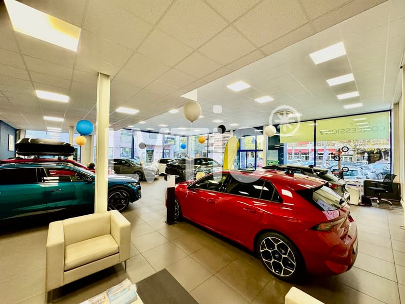 Showroom, locaux de 350 m2 à louer à Vevey (3)