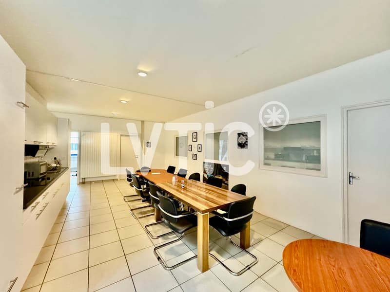 Showroom, locaux de 350 m2 à louer à Vevey (4)