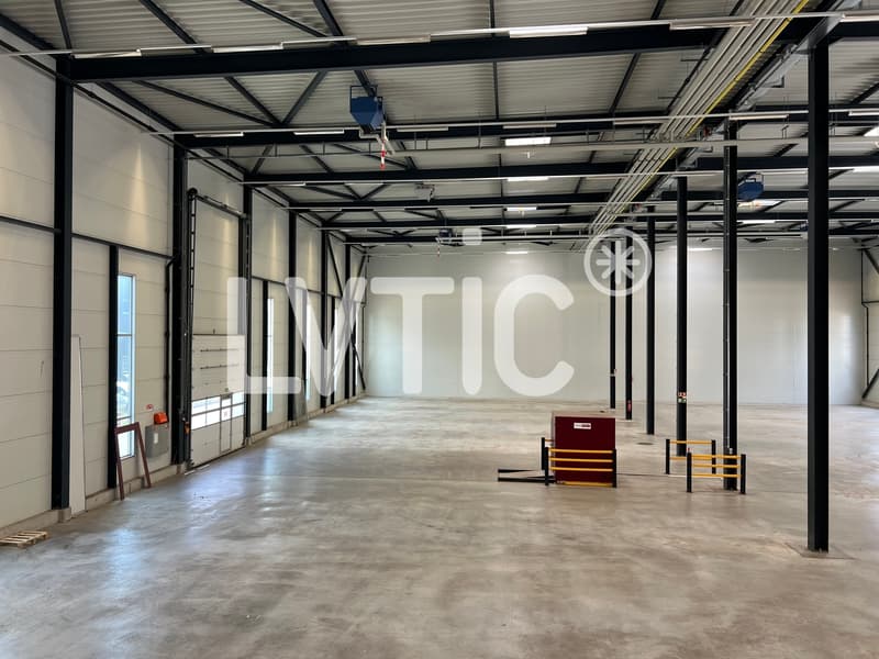 Entrepôt, dépôt, halle de 950 m2 à louer proche Sion - Vétroz (2)