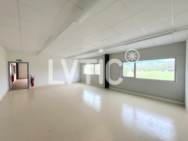 Halle industrielle, bureaux de 1080 m2 à louer proche Sion - Vétroz (10)