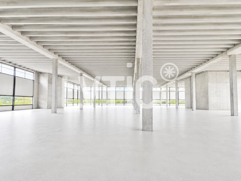 Halle industrielle de 3200 m2 divisible 1500 m2 à louer à Domdidier (6)