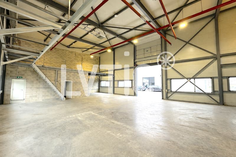 Atelier, dépôt de 394 m2 à louer à Yverdon-les-Bains (1)