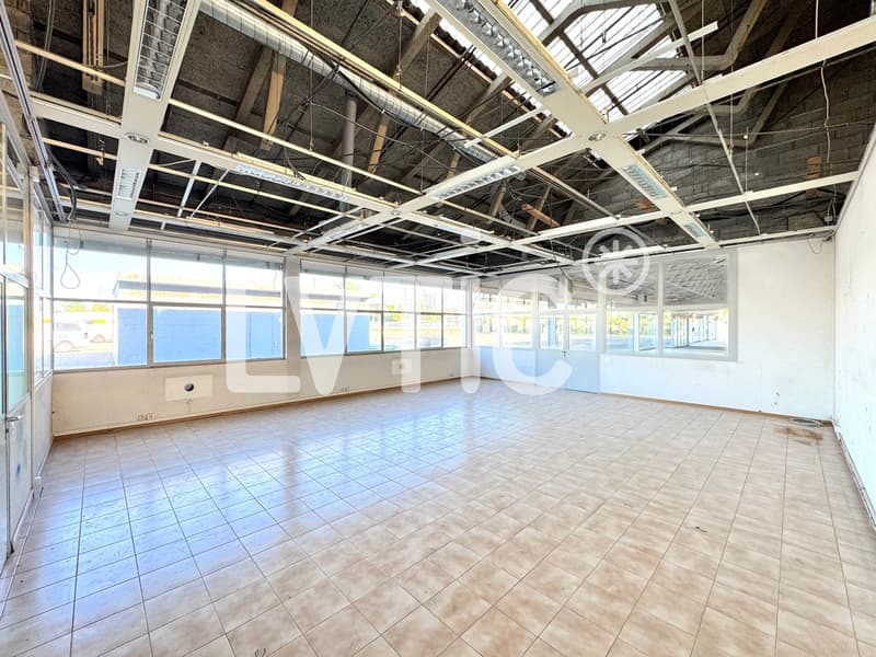 Dépôt de 1'040 m2 à louer à Meyrin (5)