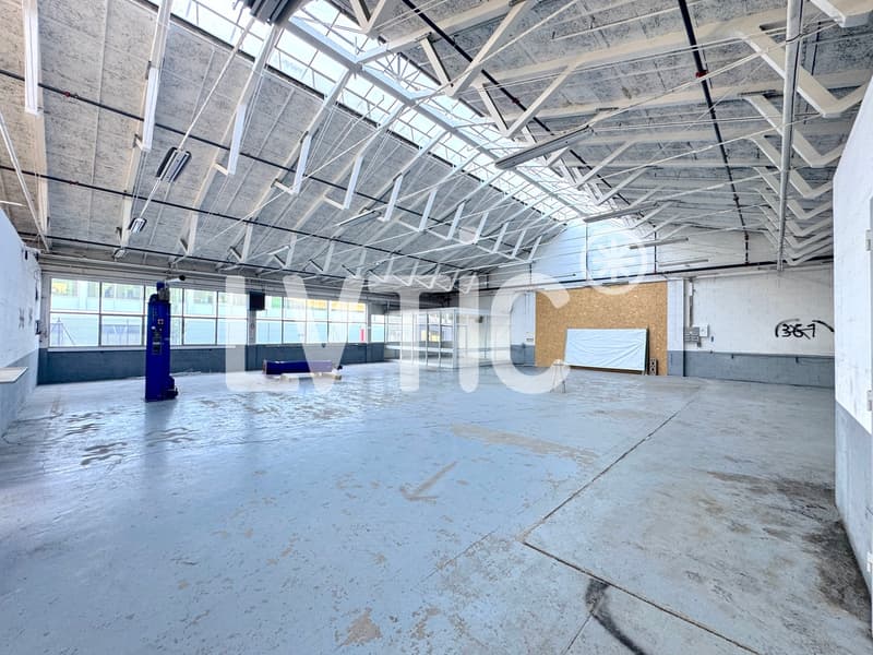Dépôt de 1'040 m2 à louer à Meyrin (3)
