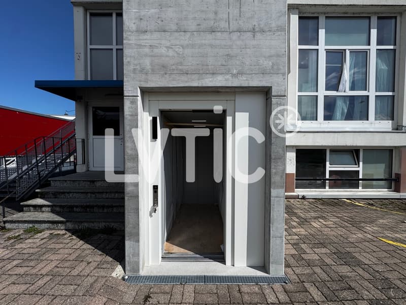 Locaux, bureaux de 230 m2 et terrasse de 70 m2 à louer à Yverdon (5)