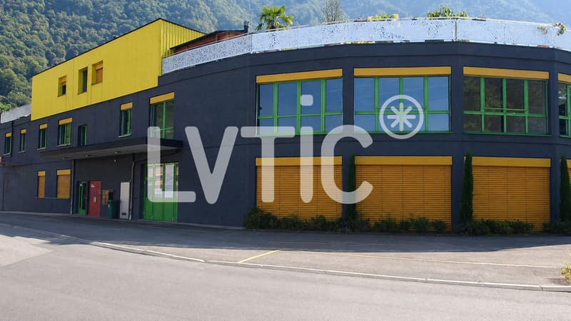 Locaux, bureaux de 336 m2 à louer à Villeneuve (3)