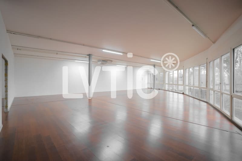 Locaux, bureaux de 336 m2 à louer à Villeneuve (5)