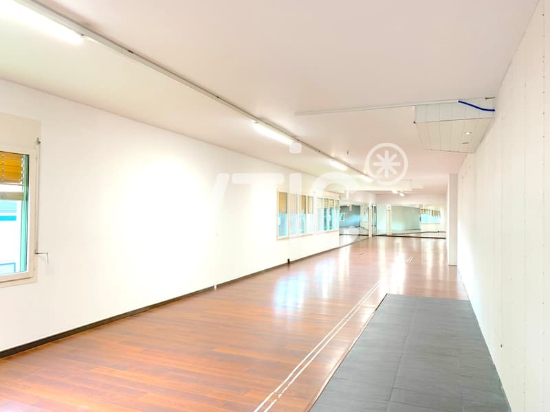 Locaux, bureaux de 336 m2 à louer à Villeneuve (6)
