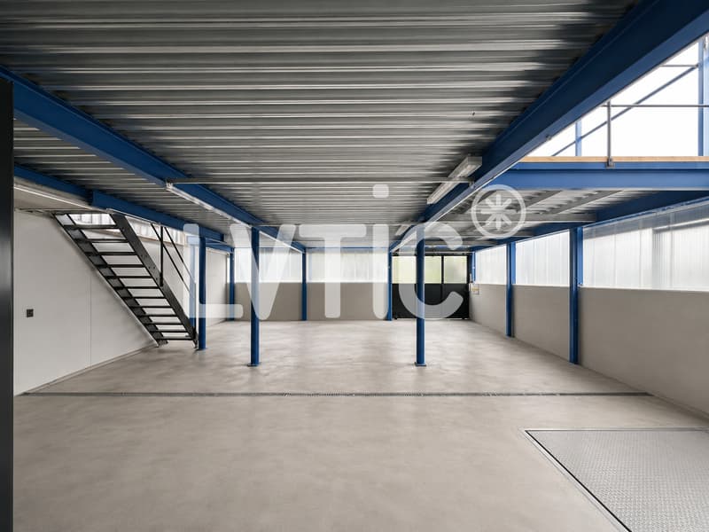 Ateliers, dépôts, bureau de 622 m2 à louer à Moudon (6)