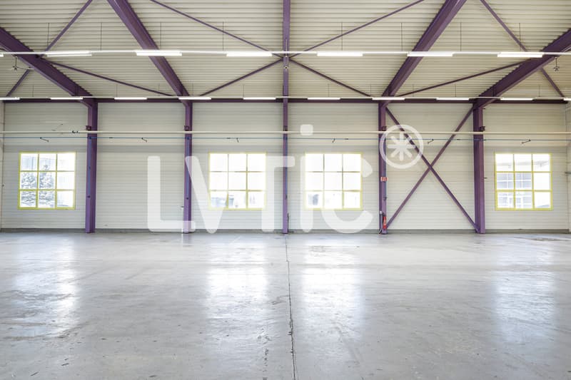 Atelier, dépôt, bureaux de 636 m2 à louer à Romont (5)