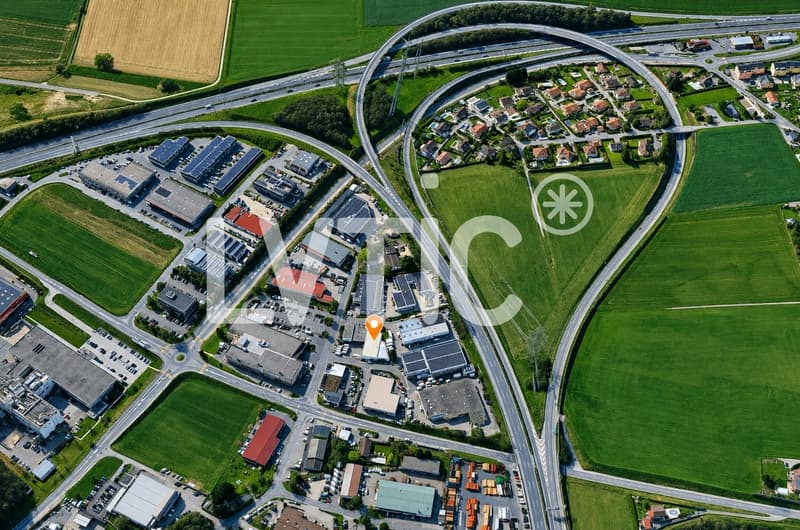 Bâtiment industriel de 1100 m2 à vendre à Villars-Sainte-Croix (4)
