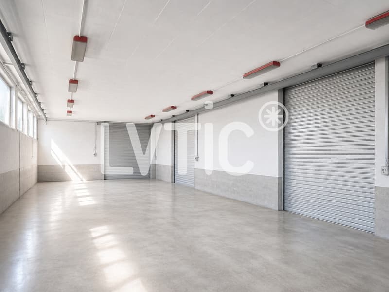 Halle industrielle, ateliers, dépôts de 942 m2 à louer à Lonay (7)