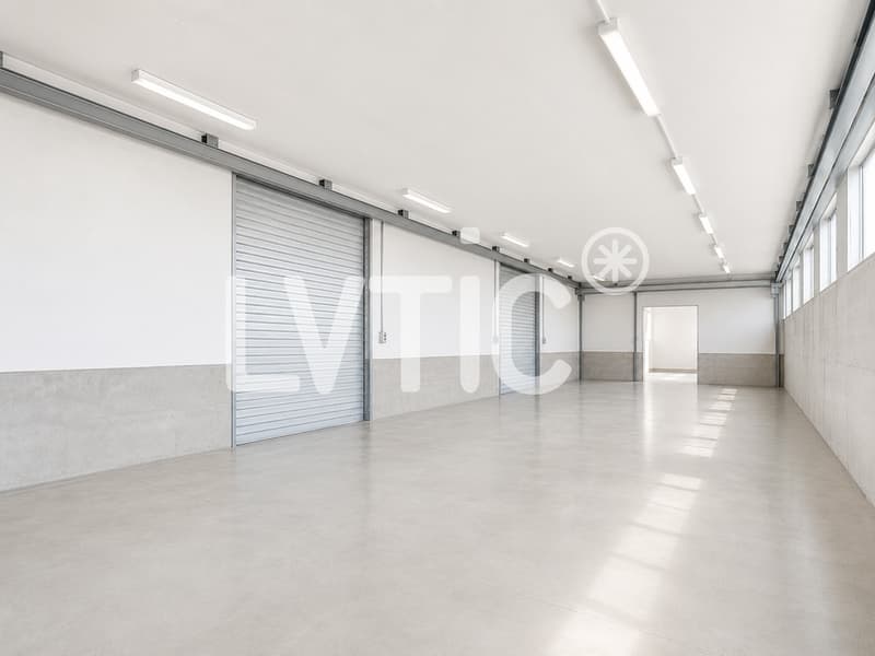 Halle industrielle, ateliers, dépôts de 942 m2 à louer à Lonay (6)