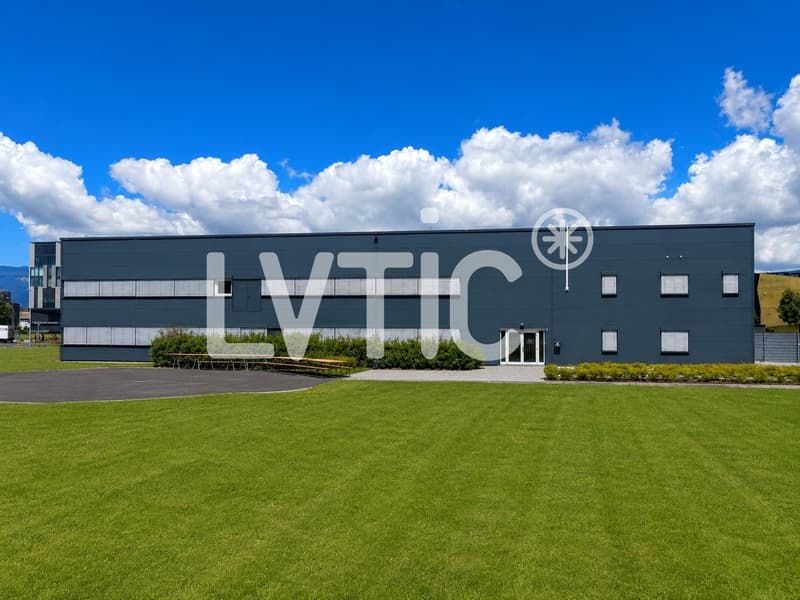 Bâtiment industriel de 2295 m2 sur parcelle 6370 m2 à vendre à Yverdon (1)