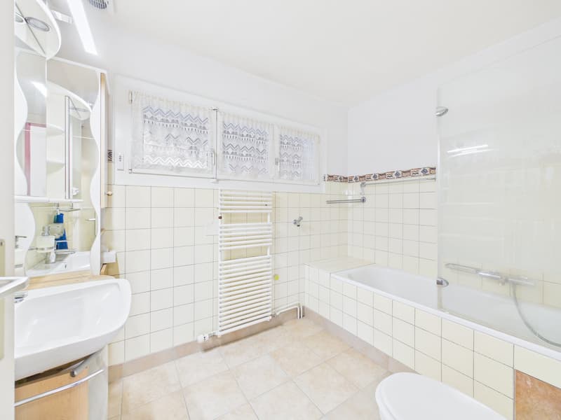 Villa spacieuse de 3,5 pièces avec vue imprenable à Villars-Burquin (15)