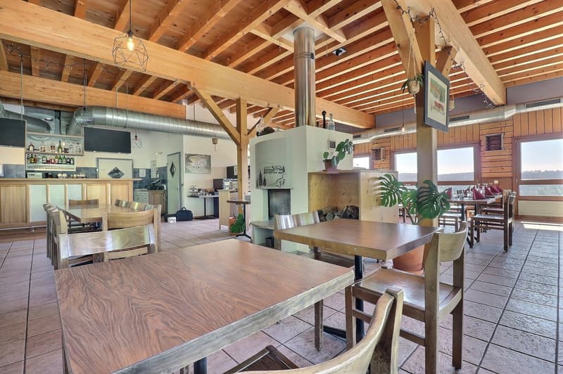 Immeuble avec restaurant et logements – Situation touristique à Vaulion (6)