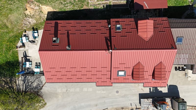 Immeuble avec restaurant et logements – Situation touristique à Vaulion (13)