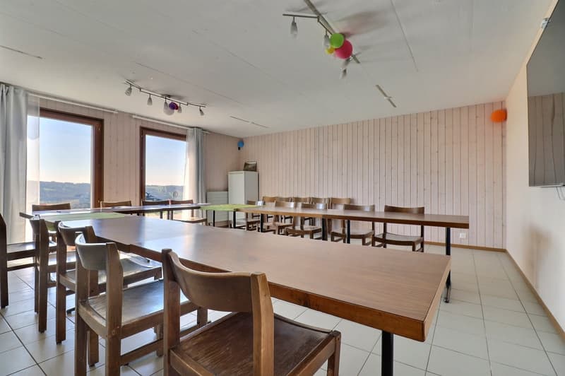 Immeuble avec restaurant et logements – Situation touristique à Vaulion (8)