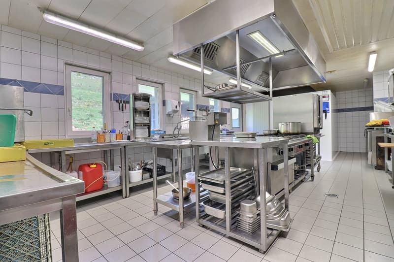 Immeuble avec restaurant et logements – Situation touristique à Vaulion (9)