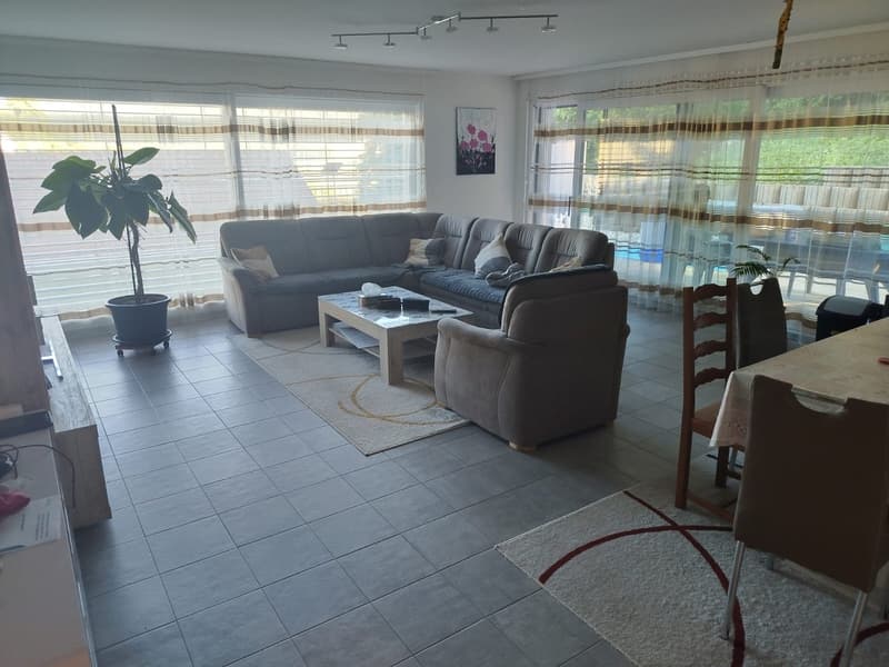Appartement récent avec grande terrasse en lisère de forêt. (5)