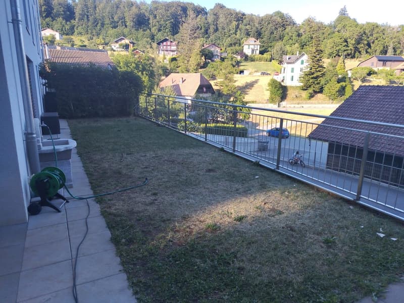 Appartement récent avec grande terrasse en lisère de forêt. (3)