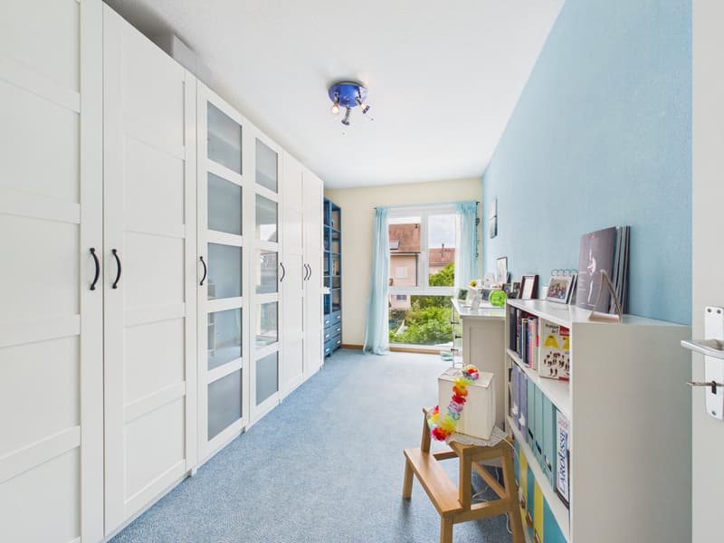 Villa familiale de 6.5 pièces avec jardin et deux terrasses à Echallens (12)