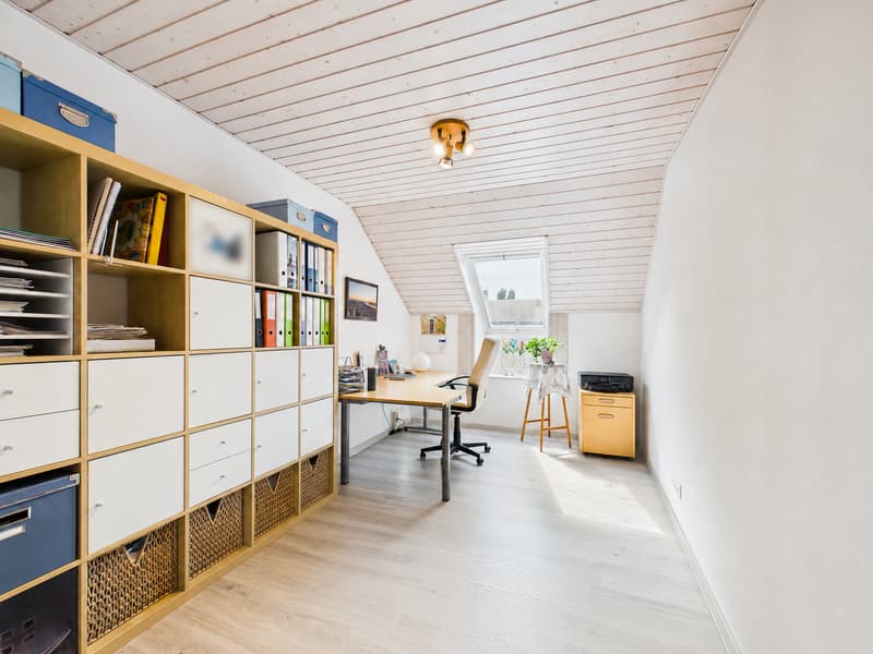 Villa familiale de 6.5 pièces avec jardin et deux terrasses à Echallens (13)