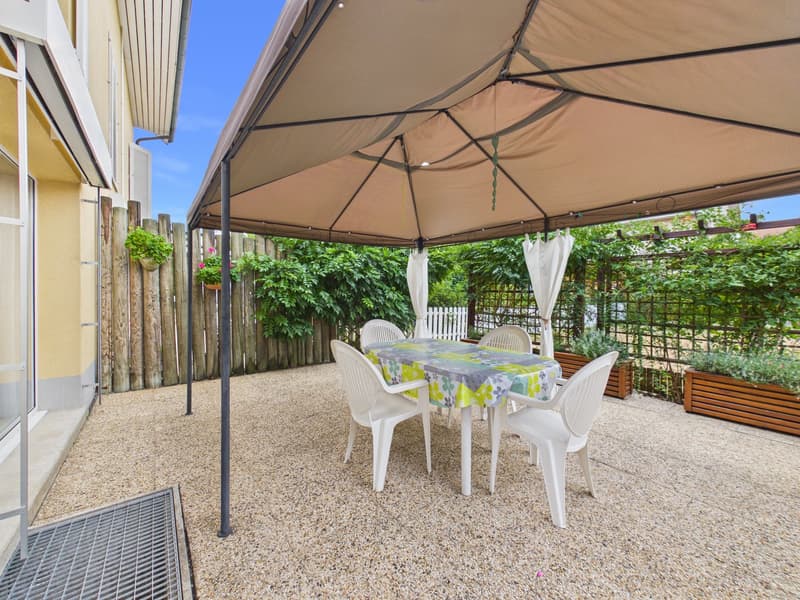 Villa familiale de 6.5 pièces avec jardin et deux terrasses à Echallens (7)