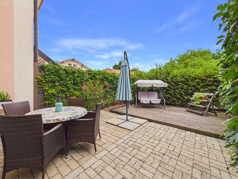 Villa familiale de 6.5 pièces avec jardin et deux terrasses à Echallens (5)