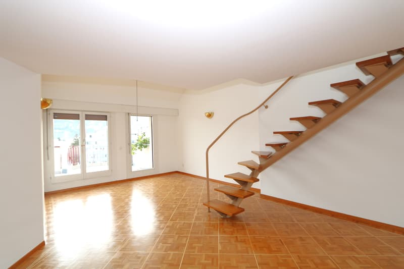 Appartement de 5 pièces en attique avec mezzanine et terrasse à Thônex (2)