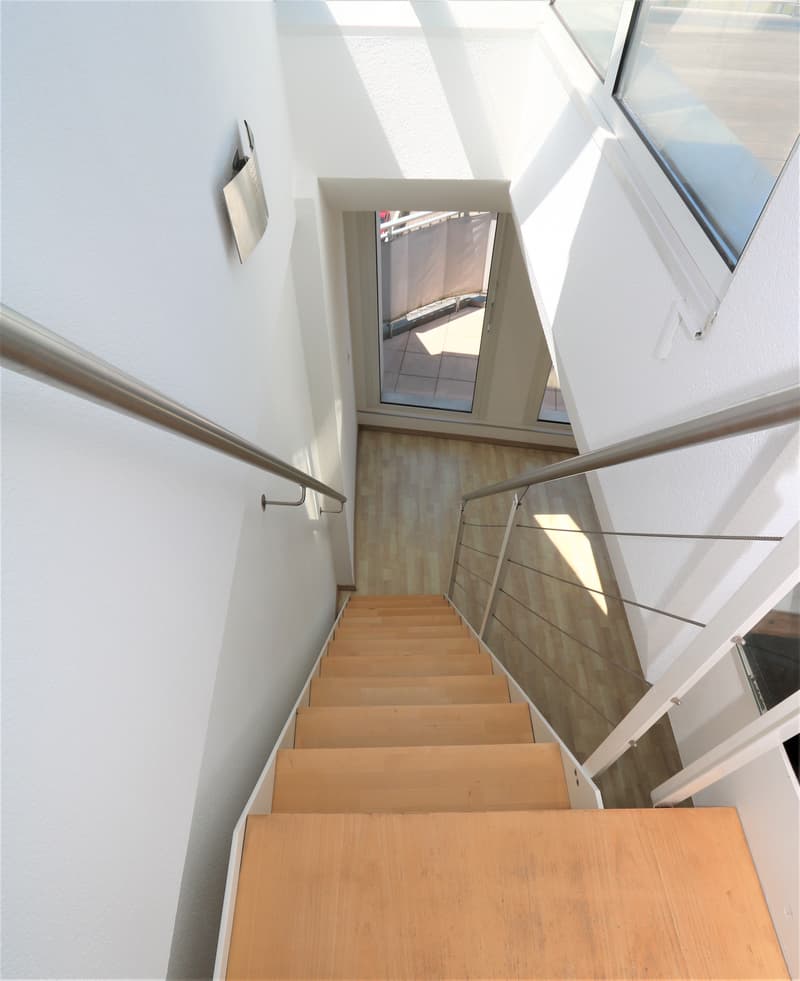 Appartement duplex en attique de 4,5 pièces avec balcon et terrasse en toiture aux Acacias (7)