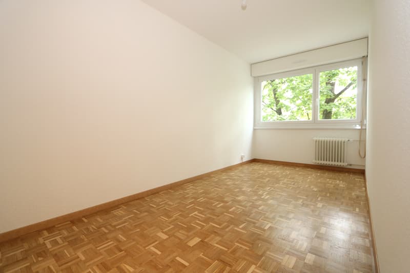 Appartement traversant de 5 pièces avec Loggia à Vernier (9)