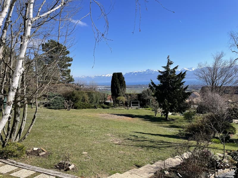 MAGNIFIQUE TERRAIN À CONSTRUIRE DE 1349 m2 EN ZONE VILLA, AVEC VUE LAC (3)