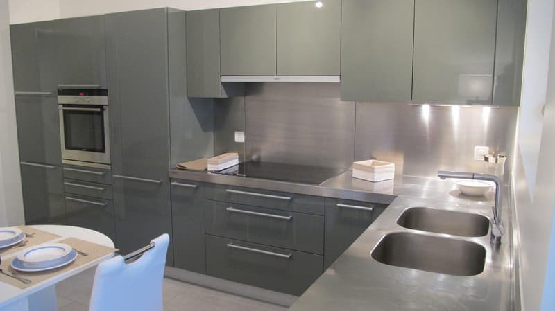 Beau studio meublé renové à Champel (4)
