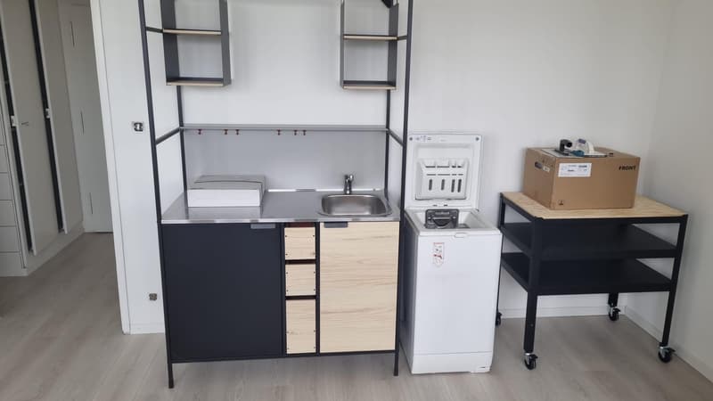 GRAND STUDIO EN ATTIQUE AU CENTRE DE FLORISSANT (5)