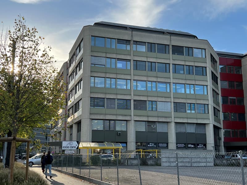GRAND DEPÔT EN SOUS-SOL A LOUER AU QUARTIER DE L'ETOILE (2)