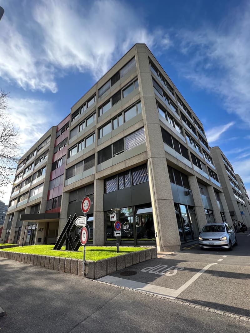 GRAND DEPÔT EN SOUS-SOL A LOUER AU QUARTIER DE L'ETOILE (3)