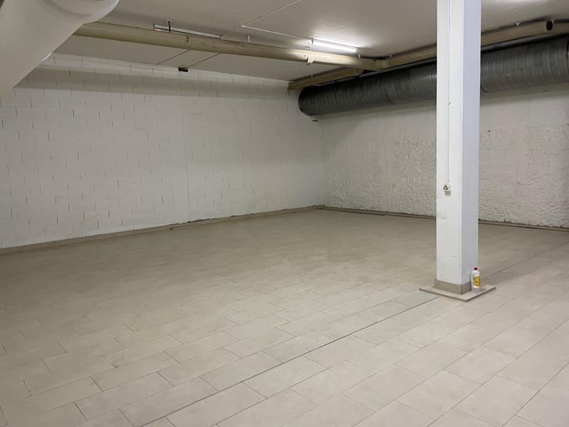 GRAND DEPÔT EN SOUS-SOL A LOUER AU QUARTIER DE L'ETOILE (6)