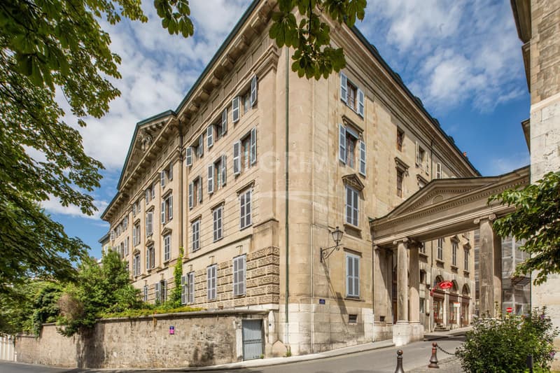 Appartement vieille-ville - 7,5 pièces - place de parking - cave (3)