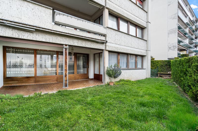 Appartement lumineux avec jardin privatif au centre de Aigle (2)